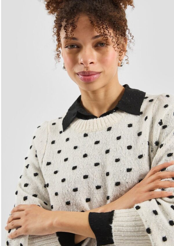 Pullover mit Punkten