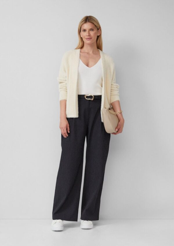 Flauschiger Cardigan mit Fledermausärmeln