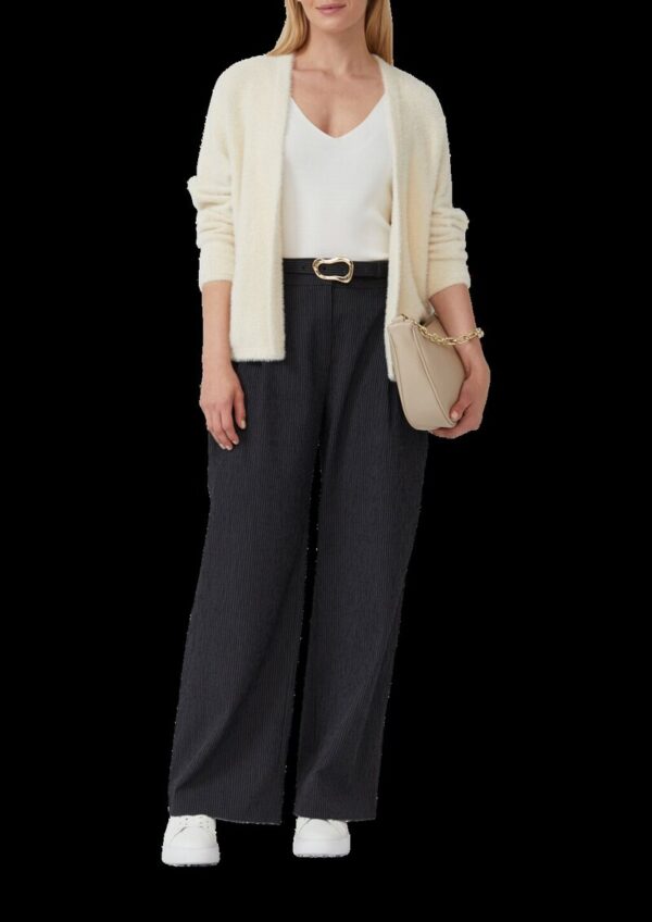 Flauschiger Cardigan mit Fledermausärmeln