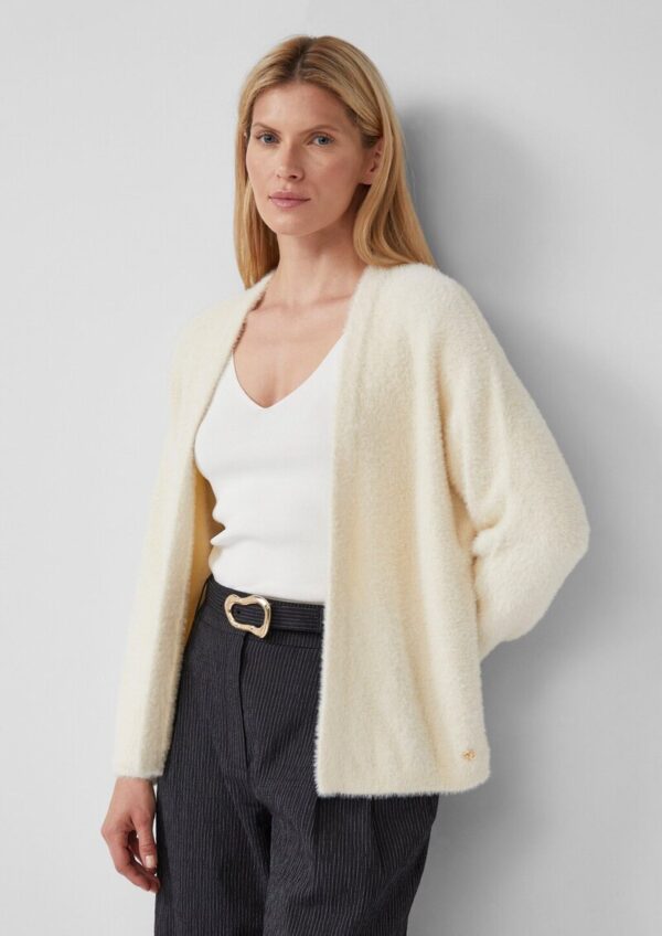 Flauschiger Cardigan mit Fledermausärmeln