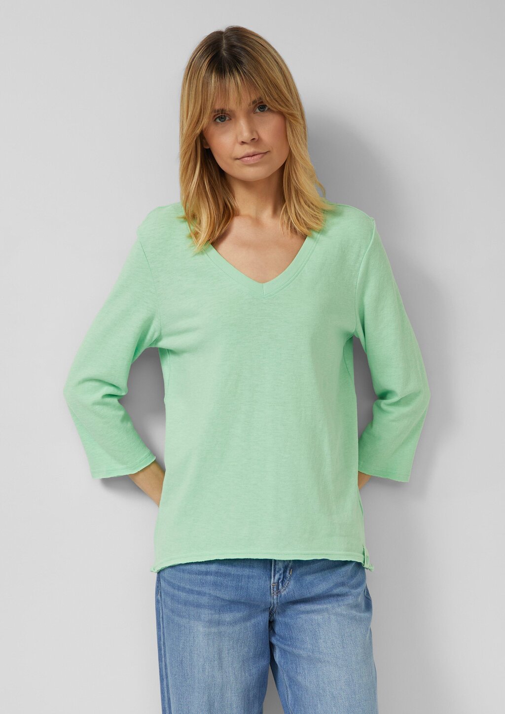 Jersey-T-Shirt mit Flammgarnstruktur und gerundetem Saum