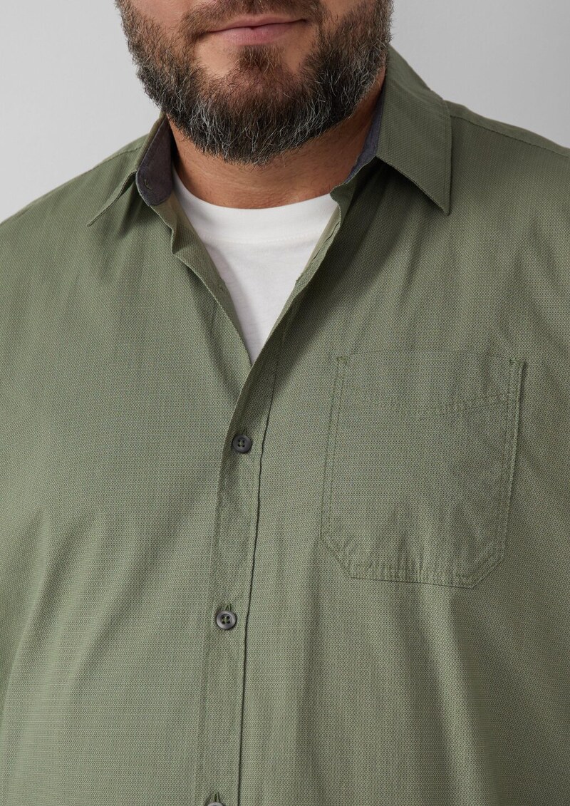 Regular Fit: Gemustertes Hemd mit Kentkragen