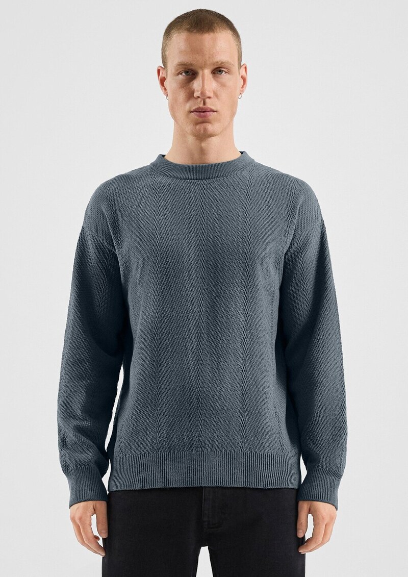 Strukturierter Strickpullover