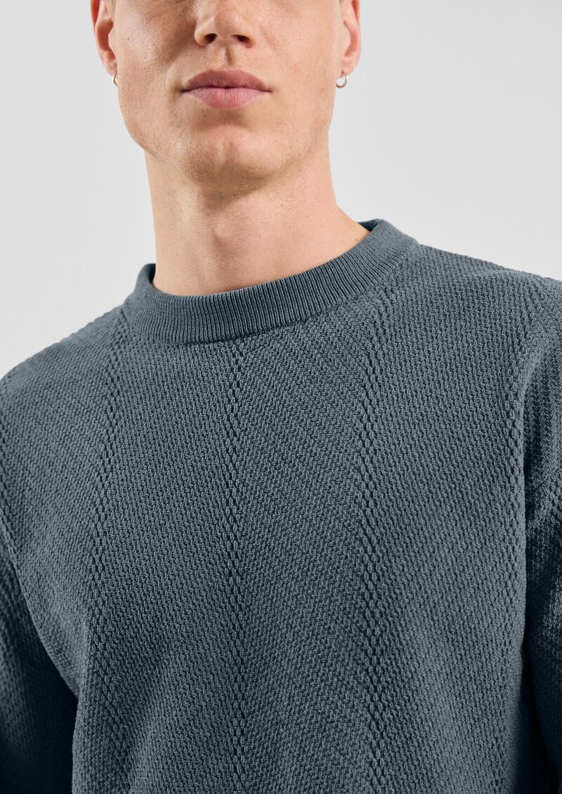 Strukturierter Strickpullover