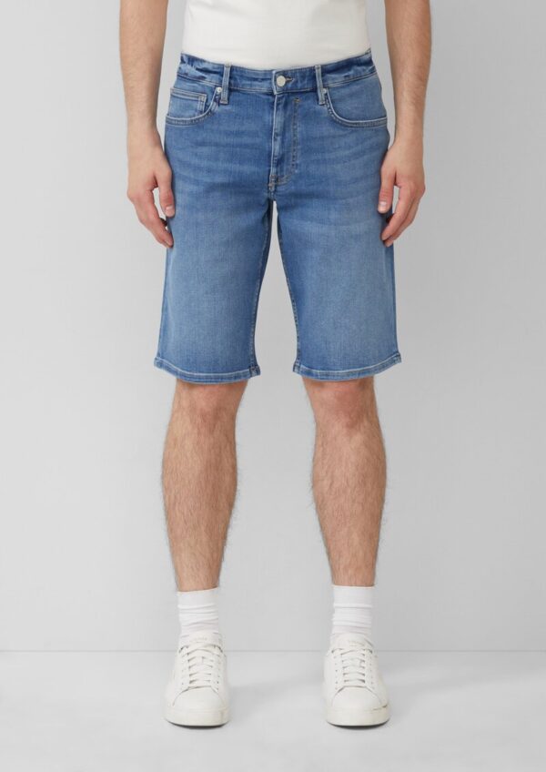 Jeans-Shorts / Regular Fit / Mid Rise / Straight Leg / Pride-Motiv