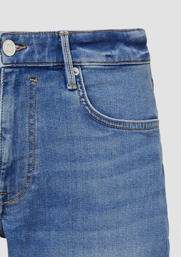 Jeans-Shorts / Regular Fit / Mid Rise / Straight Leg / Pride-Motiv