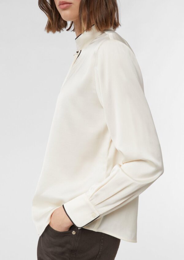 Satinbluse mit Schluppenkragen