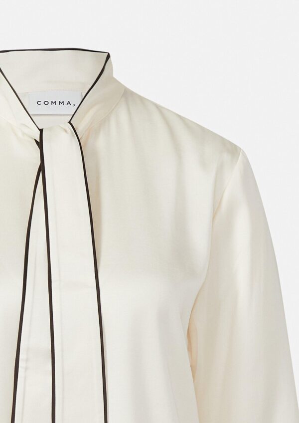 Satinbluse mit Schluppenkragen