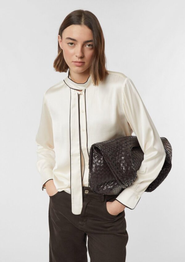 Satinbluse mit Schluppenkragen