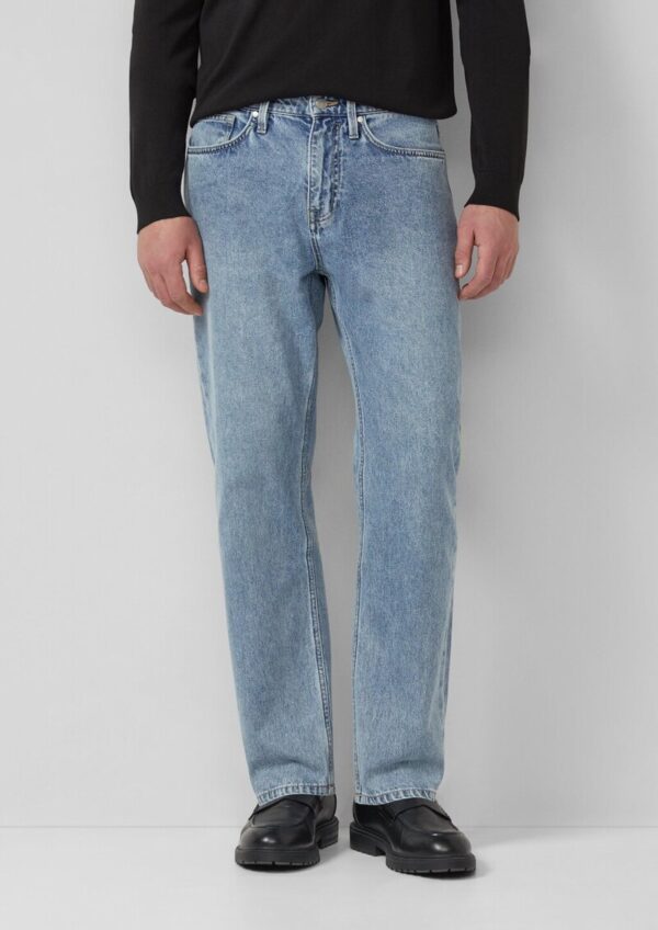 Jeans / Relaxed Fit / Mid Rise / Straight Leg / Waschung