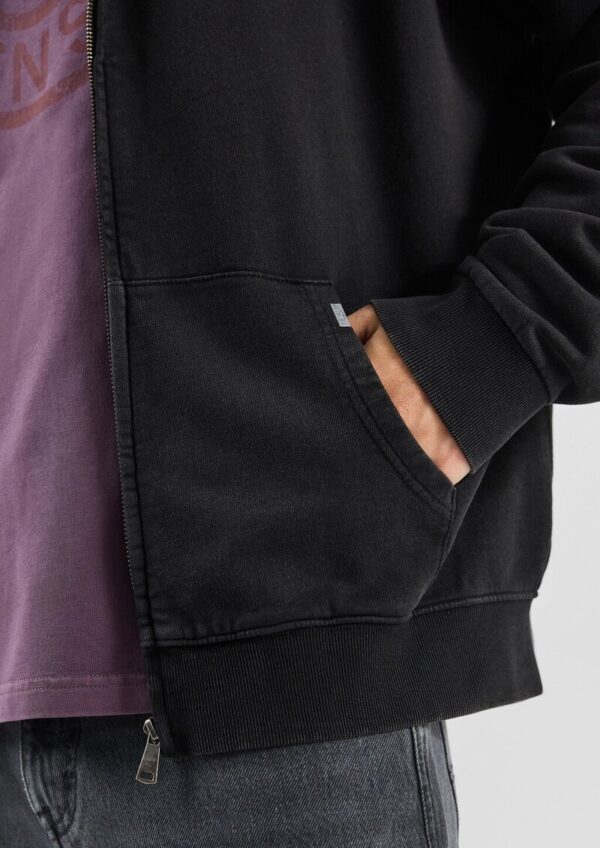 Gewaschene Sweatjacke