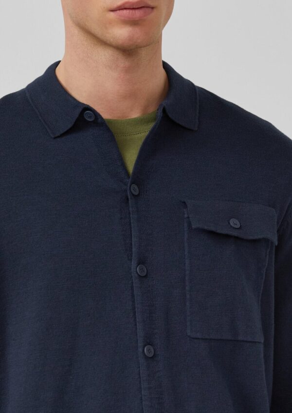 Gestricktes Hemd mit Brusttasche