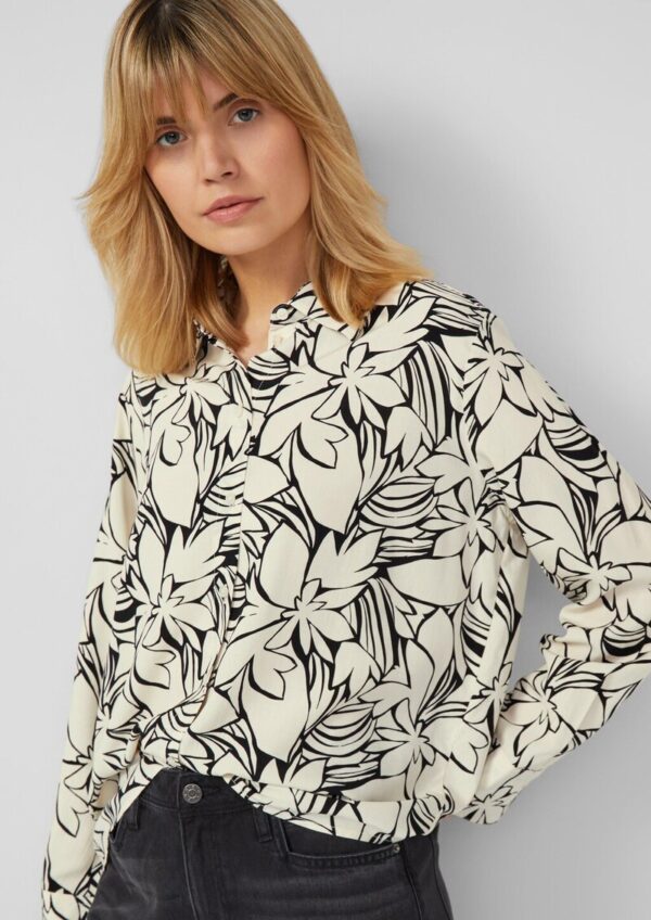 Fließende Bluse mit floralem Muster
