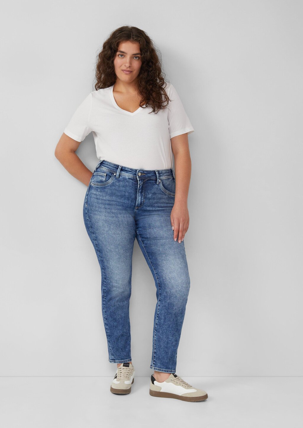 Jeans / Slim Fit / Mid Rise / Slim Leg