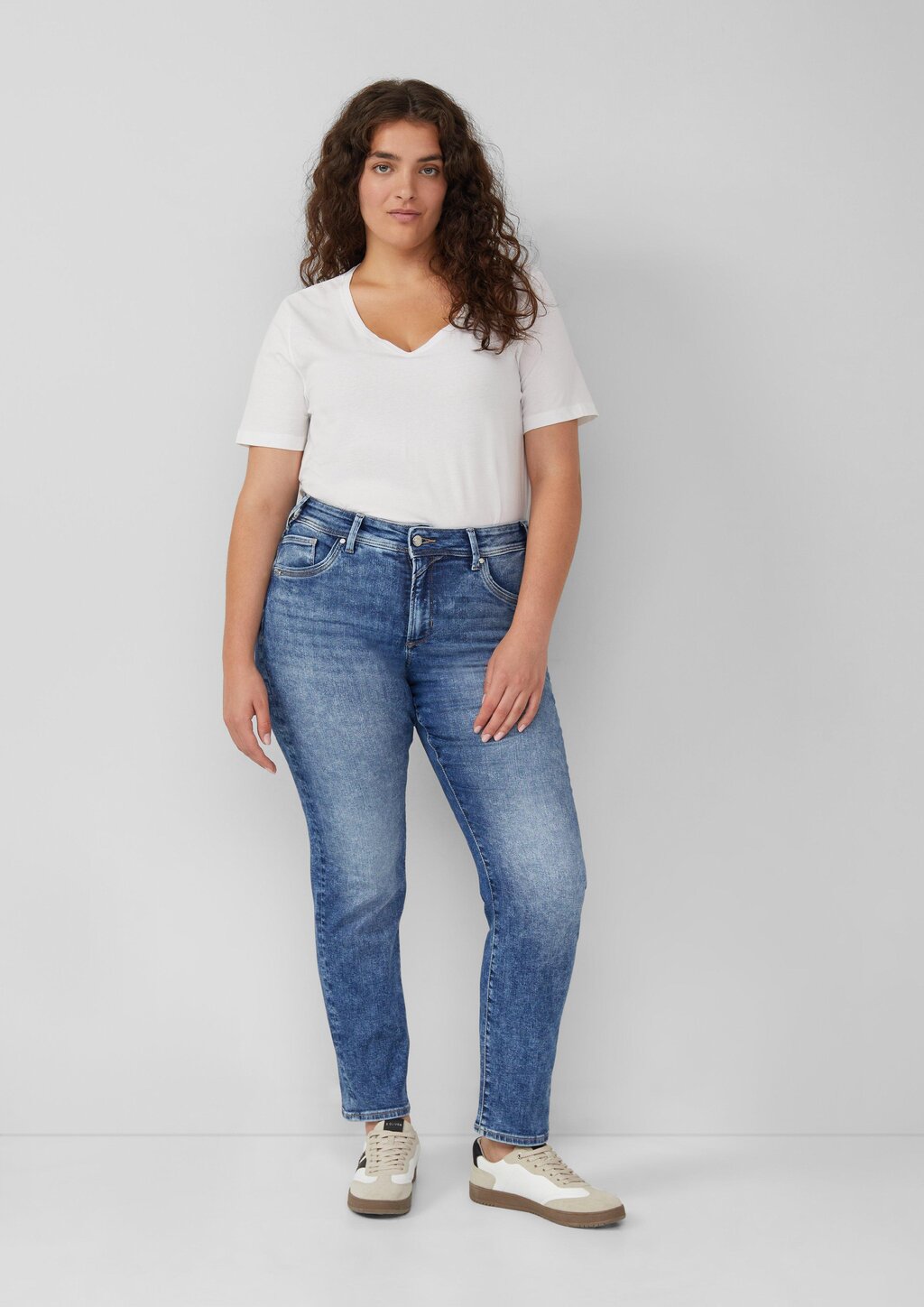 Jeans / Slim Fit / Mid Rise / Slim Leg