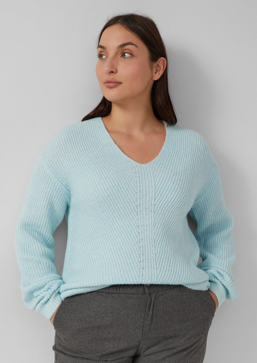 Weicher Strickpullover im Relaxed Fit mit V-Ausschnitt