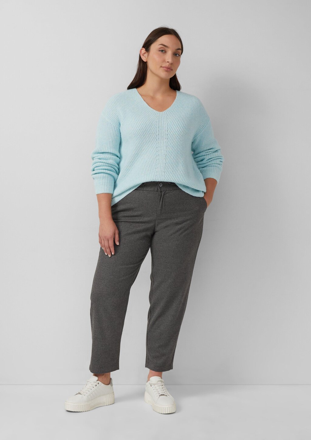 Weicher Strickpullover im Relaxed Fit mit V-Ausschnitt