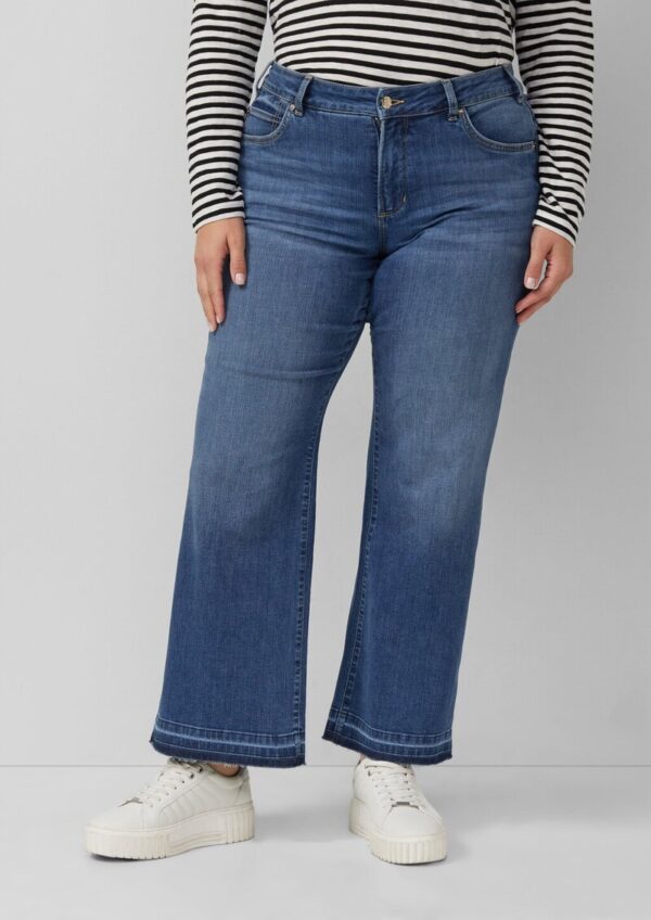 Jeans / Slim Fit / Mid Rise / Flared Leg / offener Saum