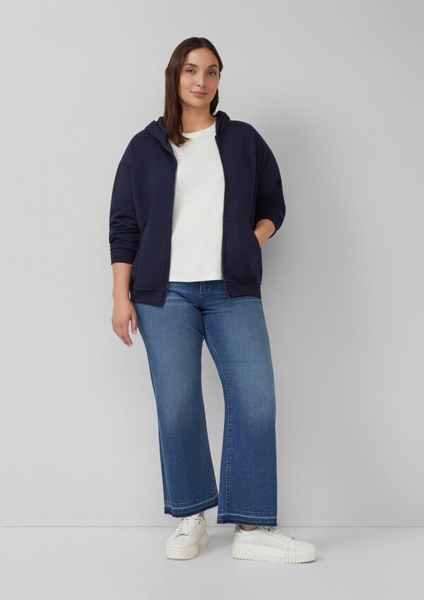 Angeraute Sweatshirtjacke mit Stickerei