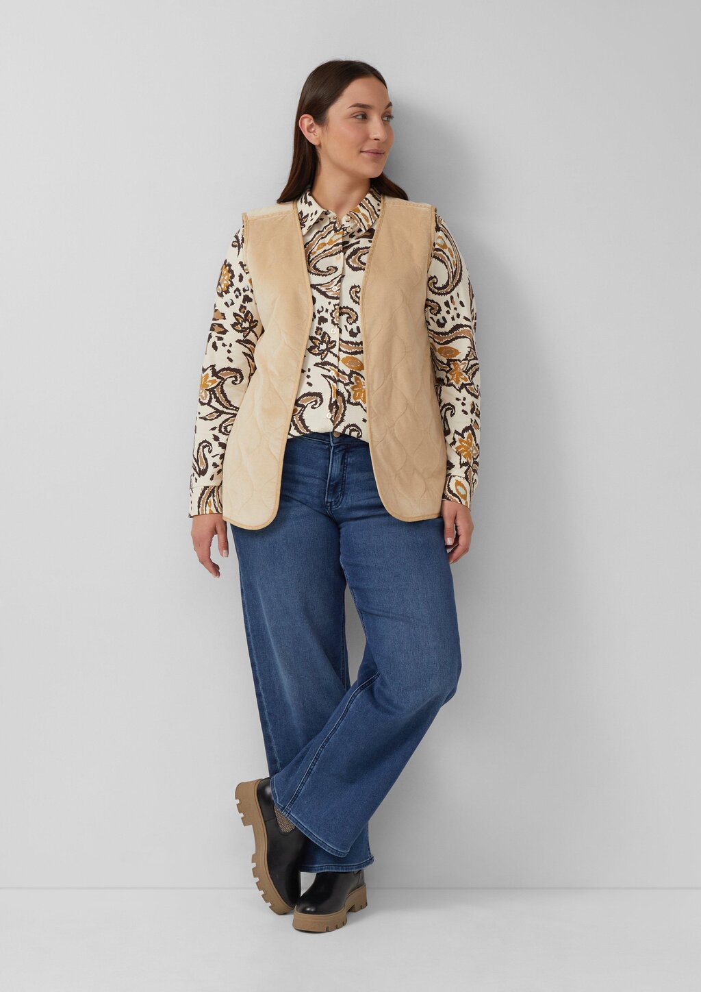 Elastische Hemdbluse aus Jersey