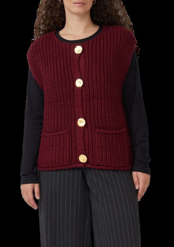 Strickweste mit goldfarbenen Knöpfen