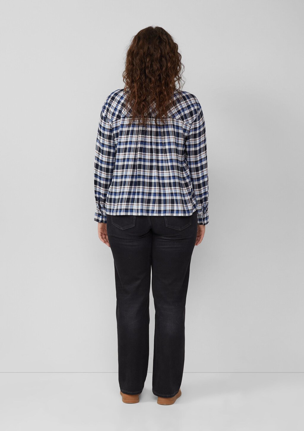 Karierte Hemdbluse mit Raffung am Rücken