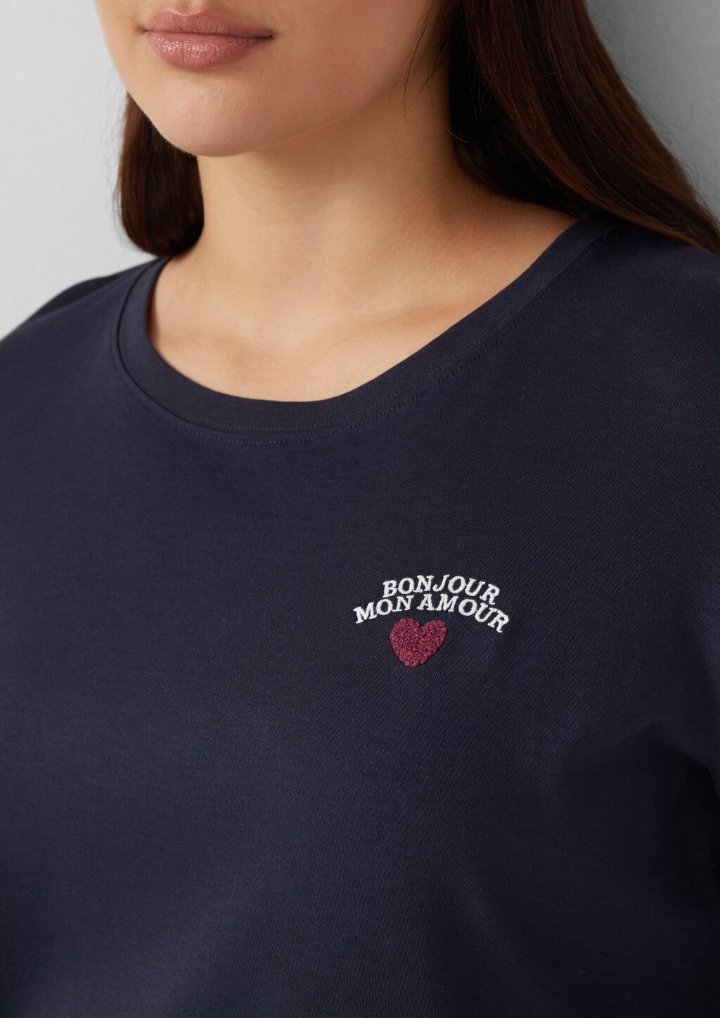 Verkürztes Shirt mit Stickerei-Detail