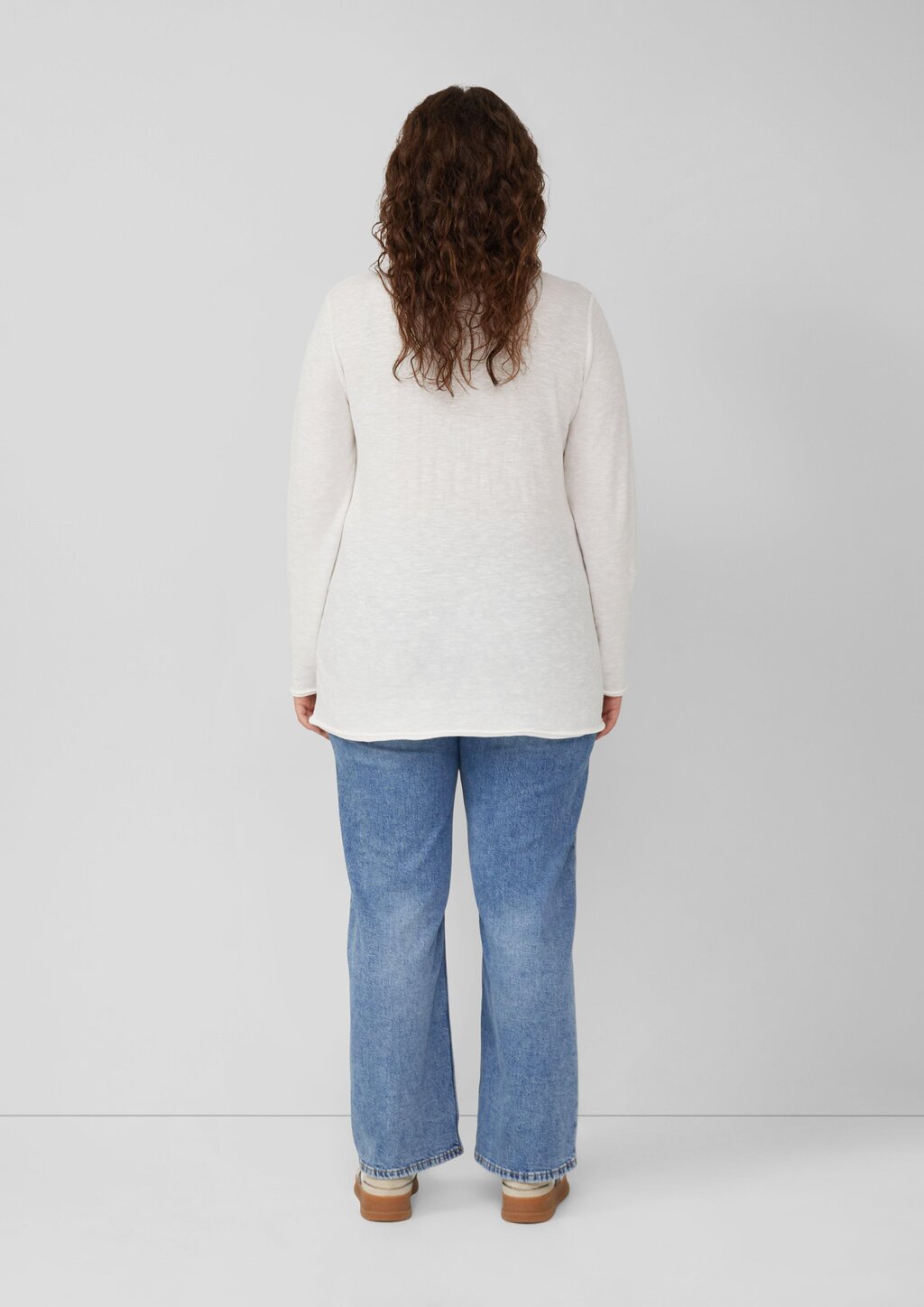 Jersey-Shirt mit V-Ausschnitt und Rollsaum