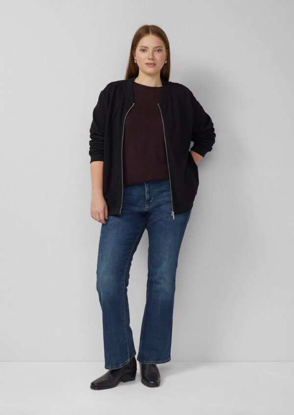 Jeans / Slim Fit / Mid Rise / Bootcut Leg