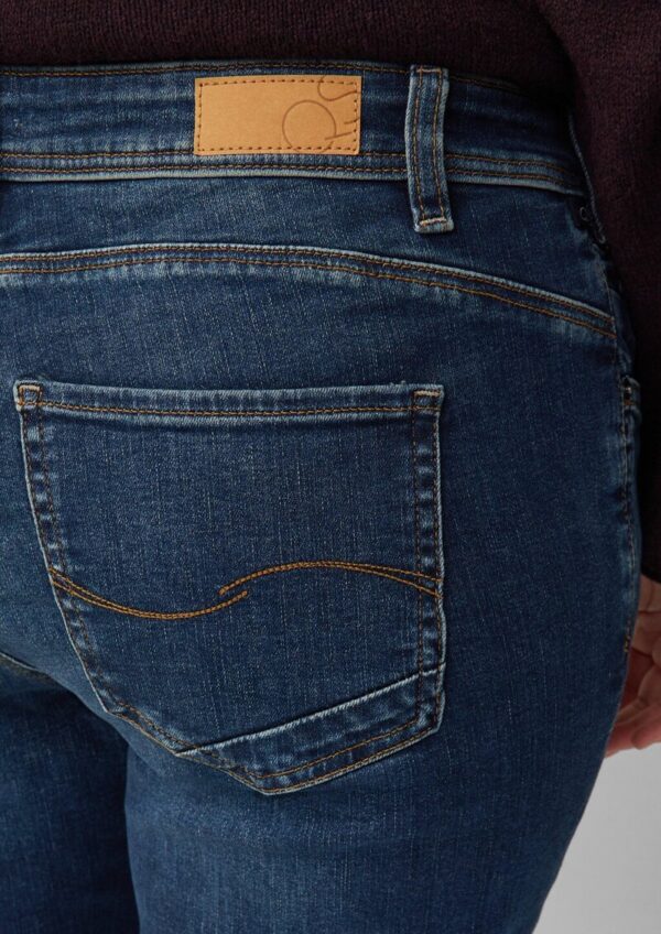 Jeans / Slim Fit / Mid Rise / Bootcut Leg