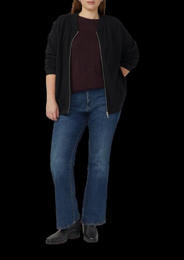 Jeans / Slim Fit / Mid Rise / Bootcut Leg