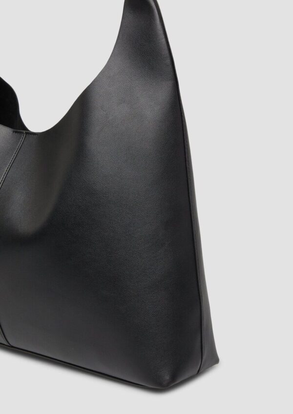 Hobo-Bag in Leder-Optik mit Logo-Prägung