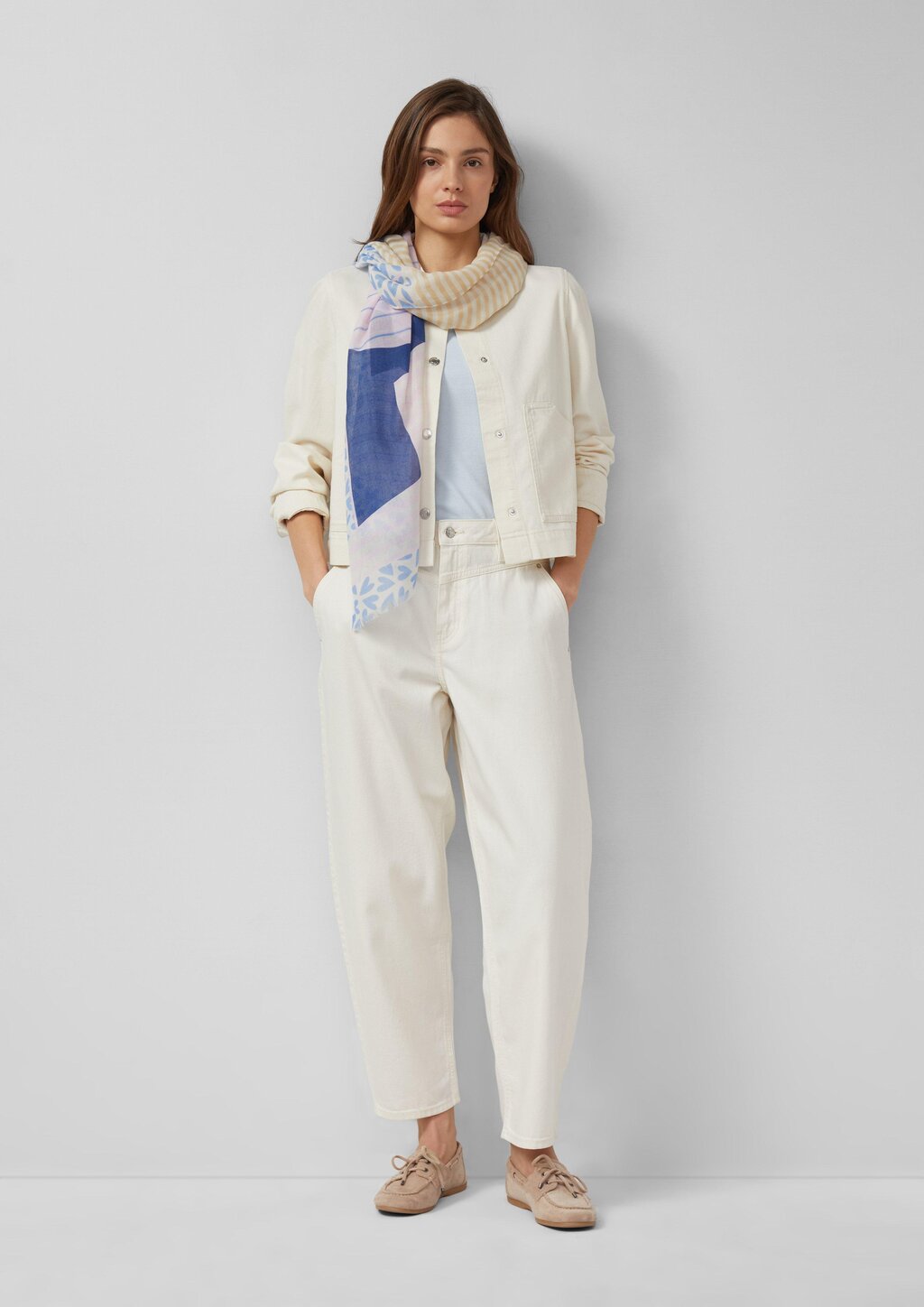 Gestreifter Schal mit Mustermix