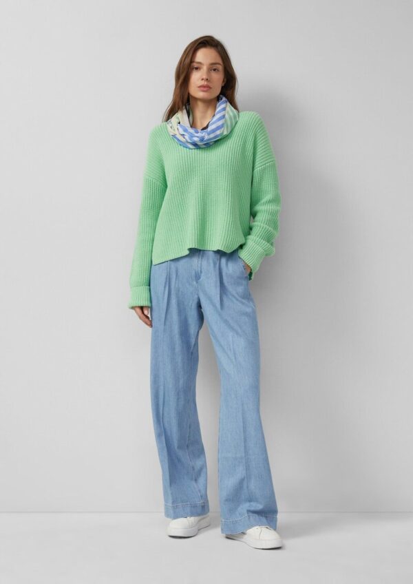 Gestreifter Loop-Schal