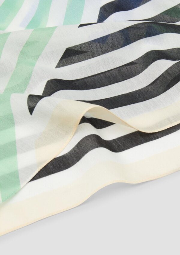 Gestreifter Loop-Schal