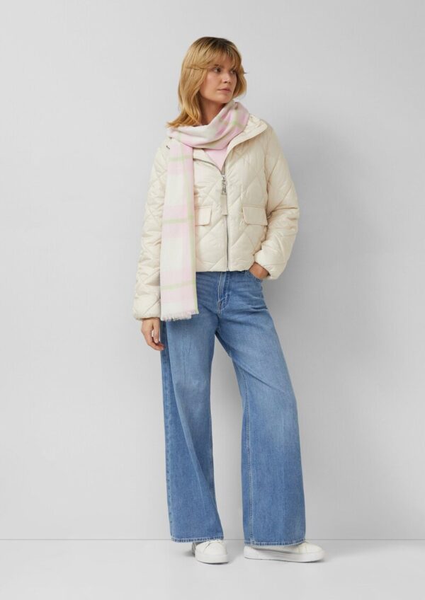 Leichter Schal mit Karomuster