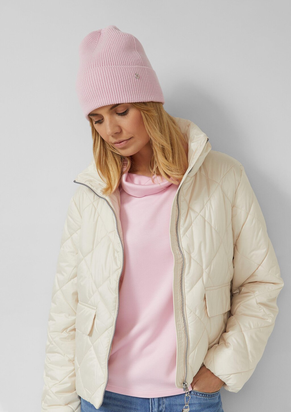 Beanie mit Turn-up-Funktion und Logo-Detail