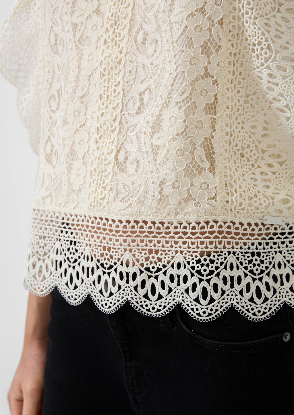 Blusentop aus Spitze