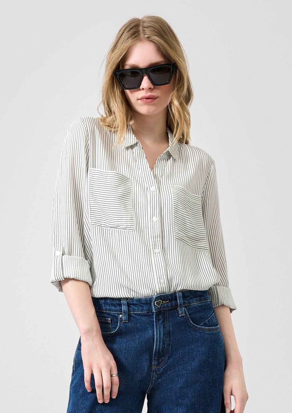 Viskosebluse mit Krempelärmel