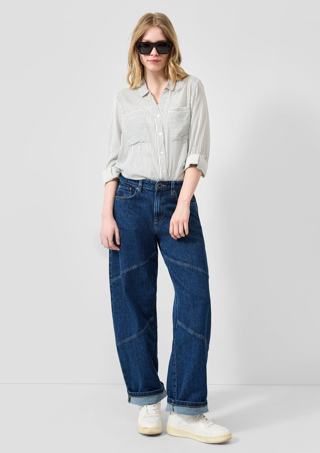 Viskosebluse mit Krempelärmel