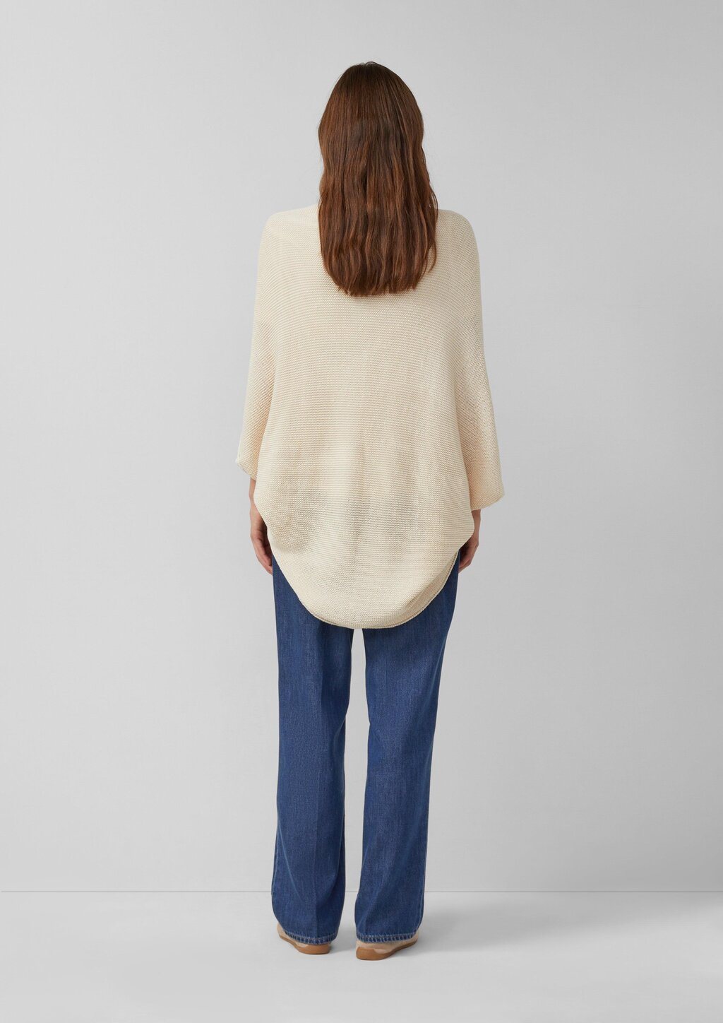 Gestrickter Poncho im O-Shape