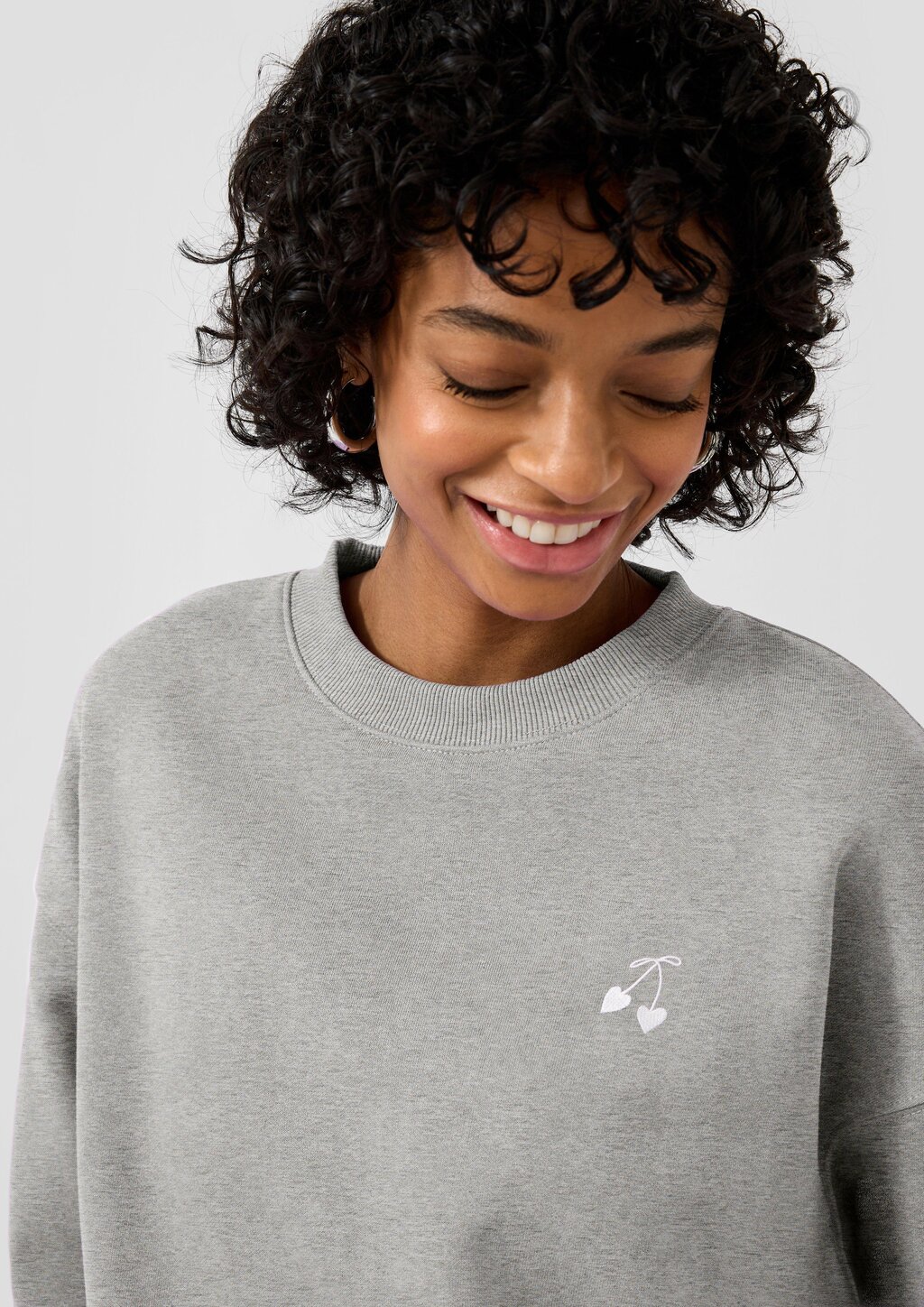 Sweatshirt mit Stickerei