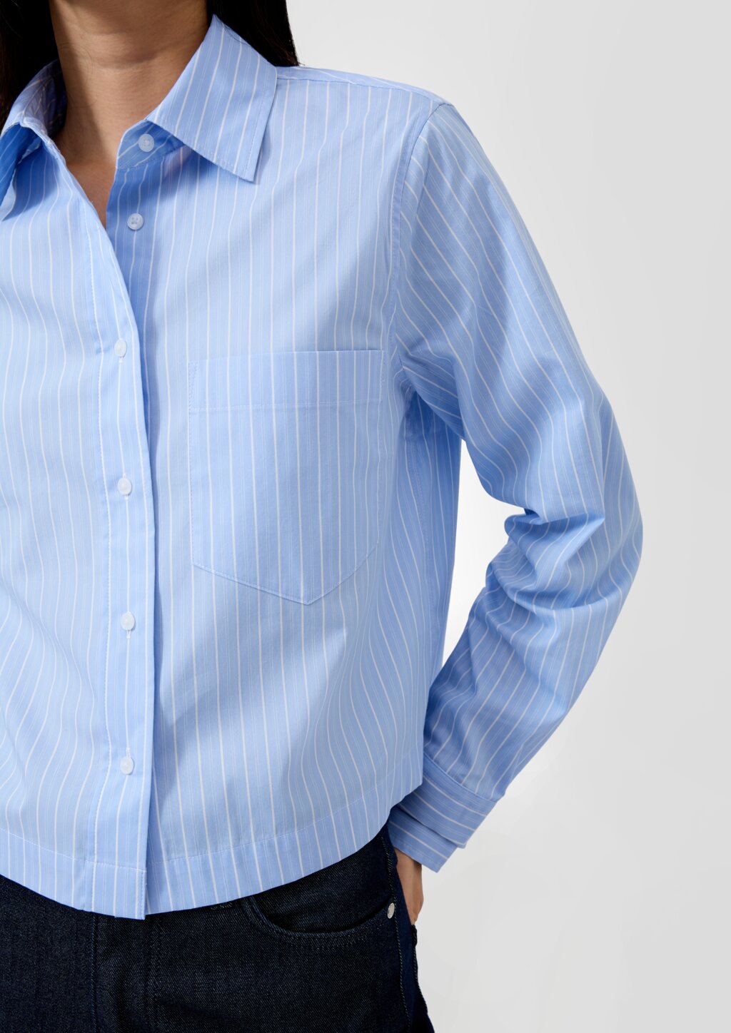 Verkürzte Hemdbluse aus Popeline