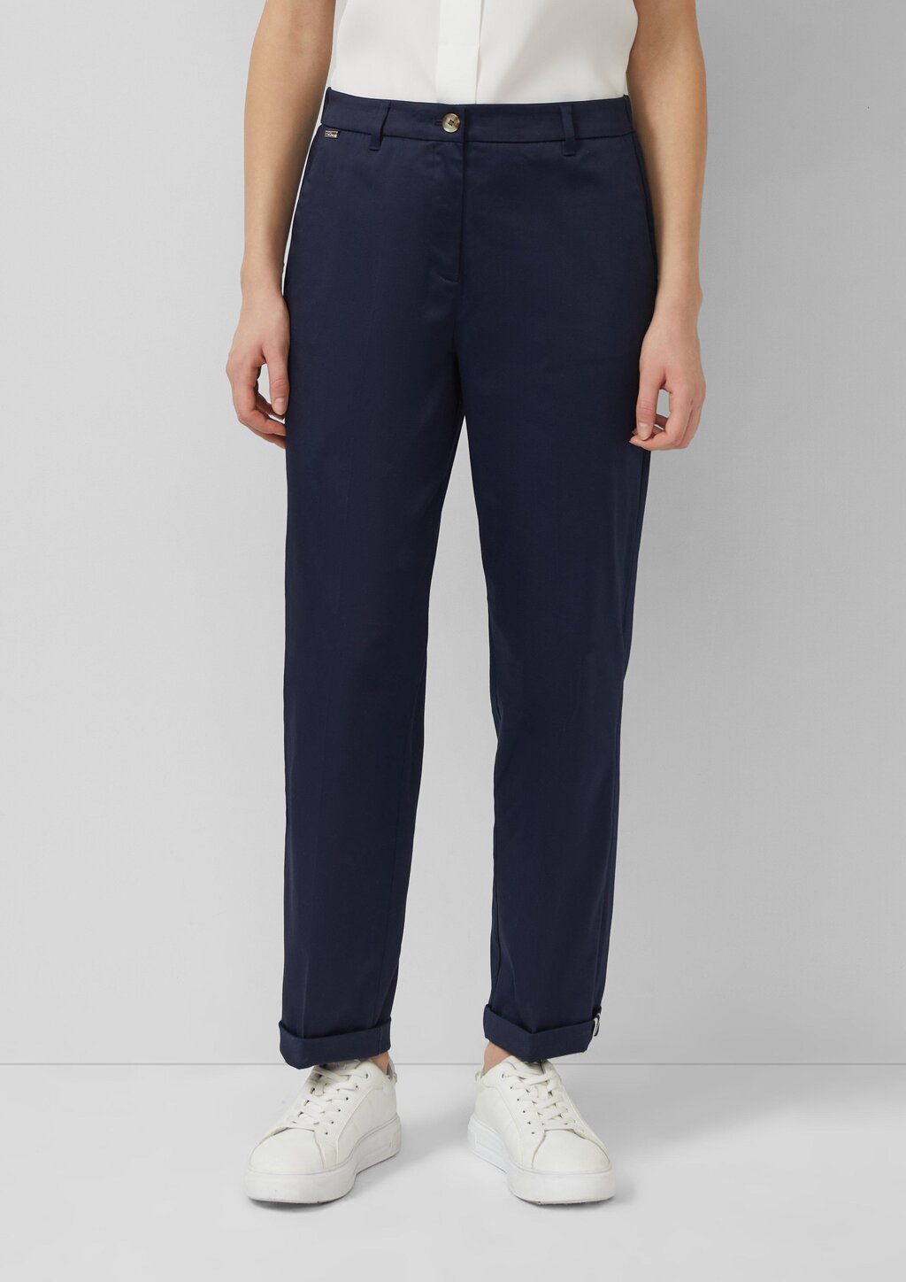 Chino aus Baumsatin mit Turn-up