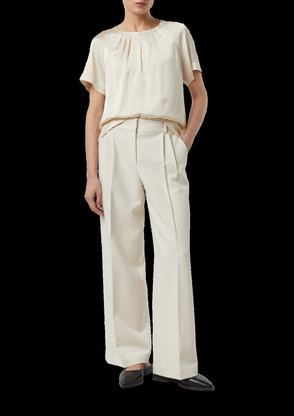 Satinierte Kurzarmbluse mit Raffung am Ausschnitt