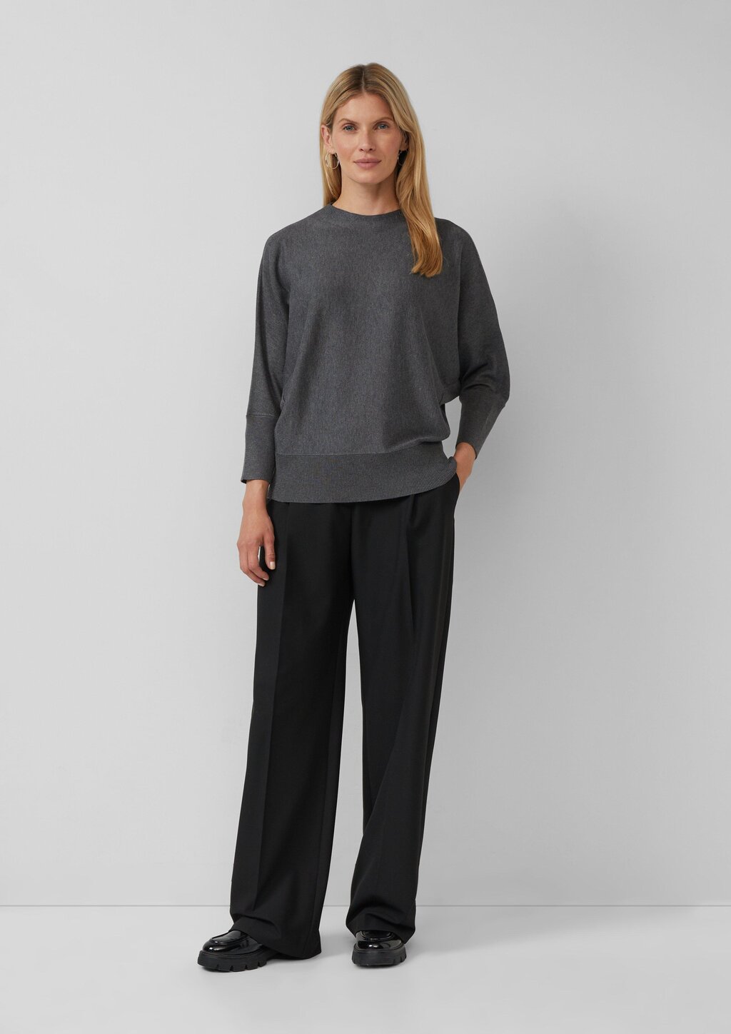 Strickpullover mit Fledermausärmeln und Rippbündchen