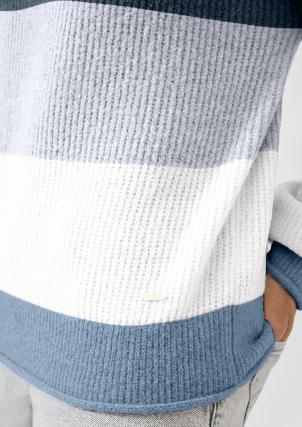 Rollkragenpullover mit Streifen