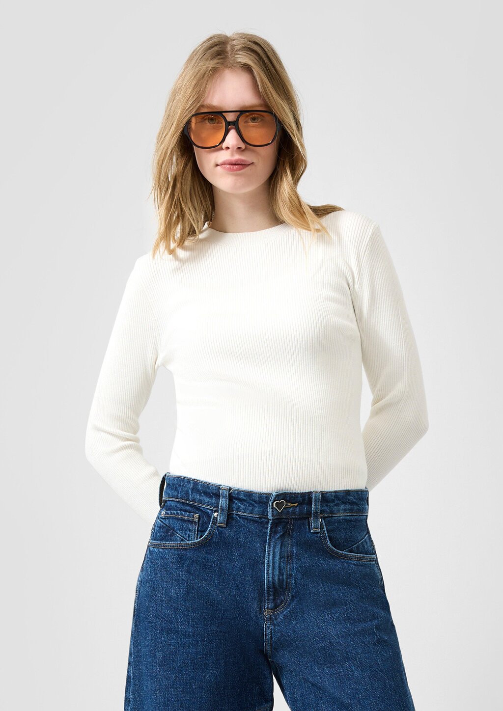 Gerippter Pullover aus Viskosemix