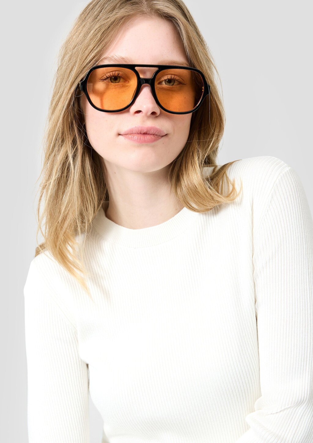 Gerippter Pullover aus Viskosemix