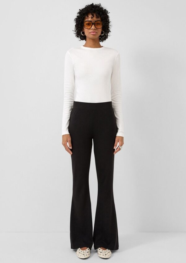 Jerseyhose mit ausgestelltem Bein